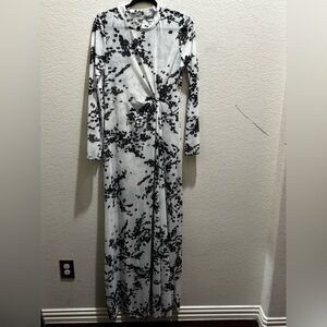 Black And White Floral Maxi Dress for Sale up to 90% Off: Poshmark